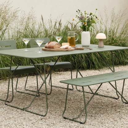 Small Balcony Outdoor Dining: Bench Layouts That Don’t Block Walkways