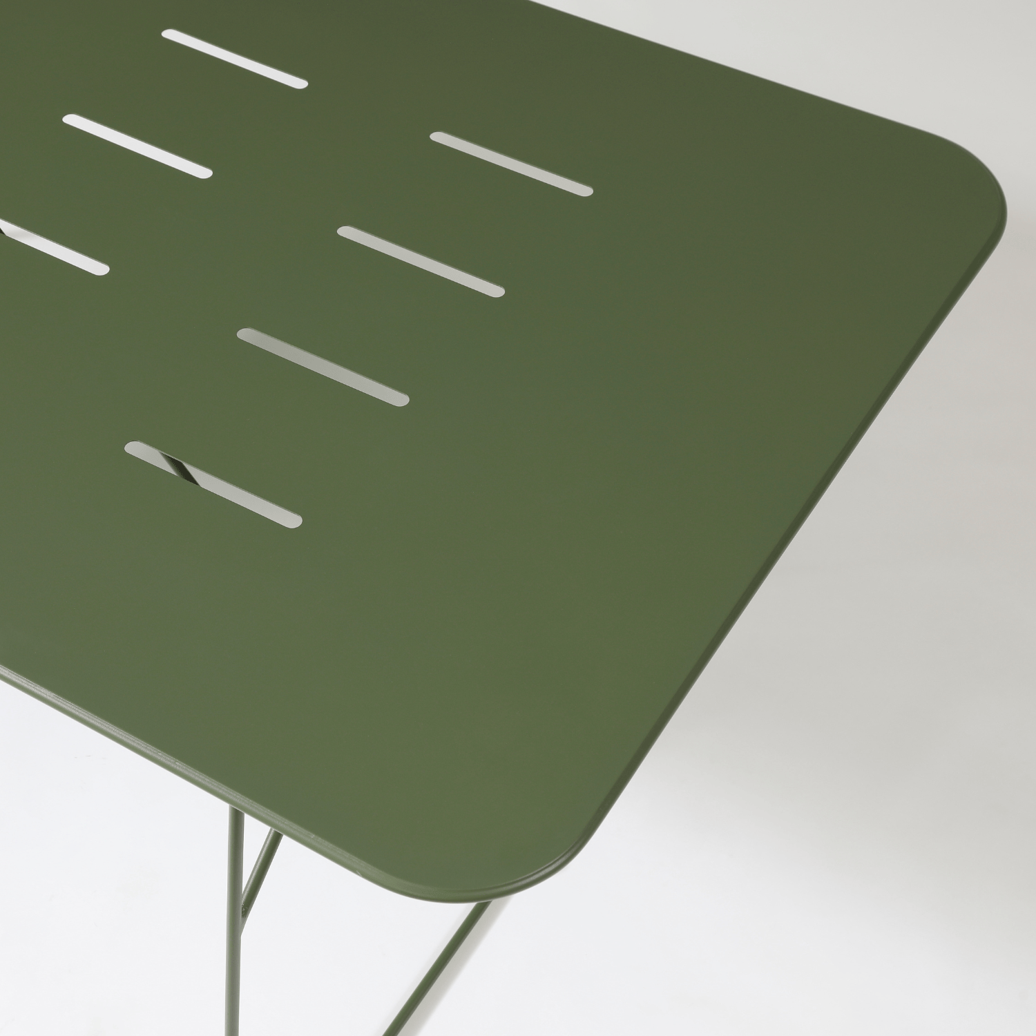 Seek & Ramble Armchair Parco Outdoor 180cm Dining Table Olive