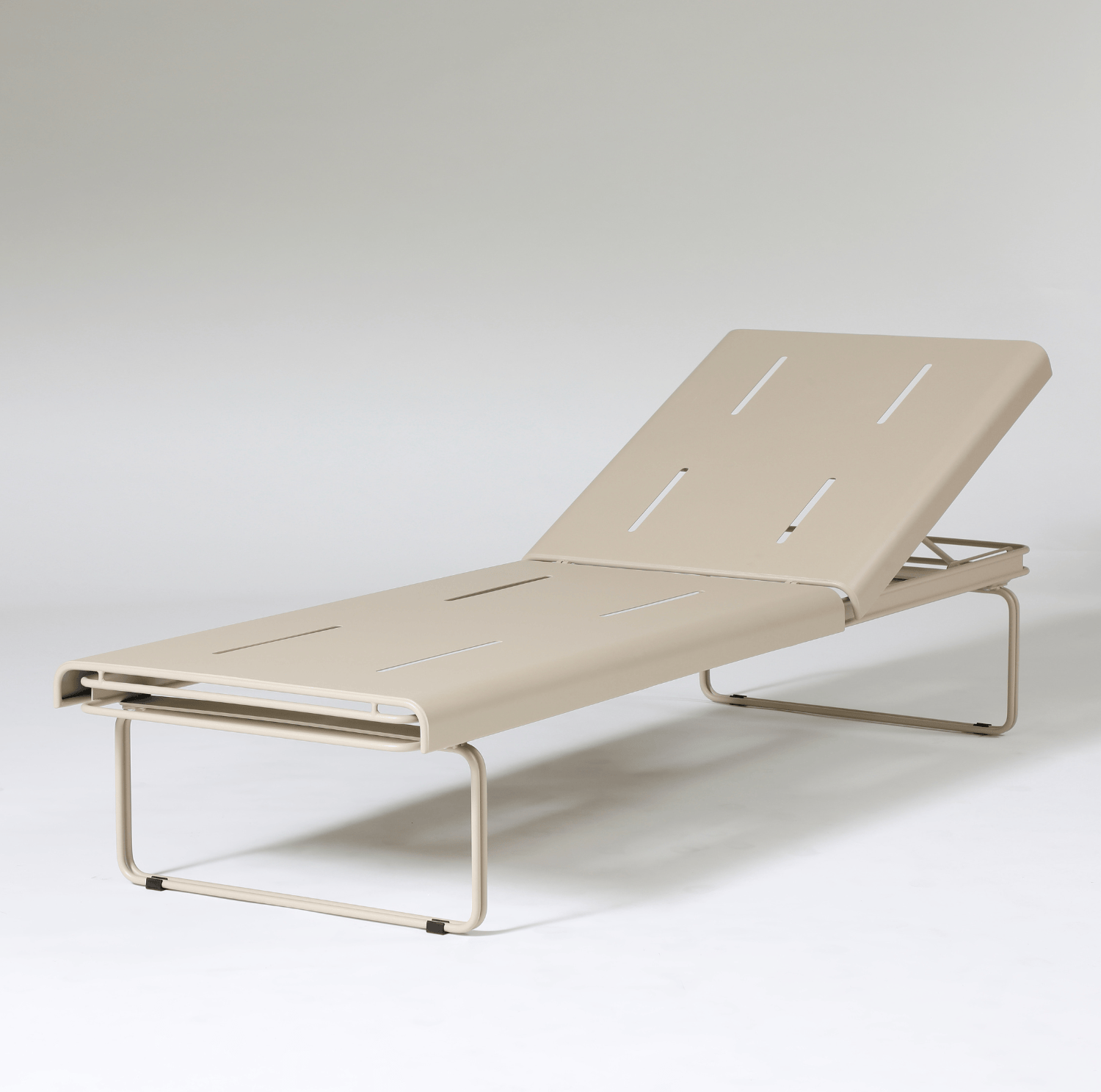 Seek & Ramble Sunbed Parco Outdoor Sun Bed Sand