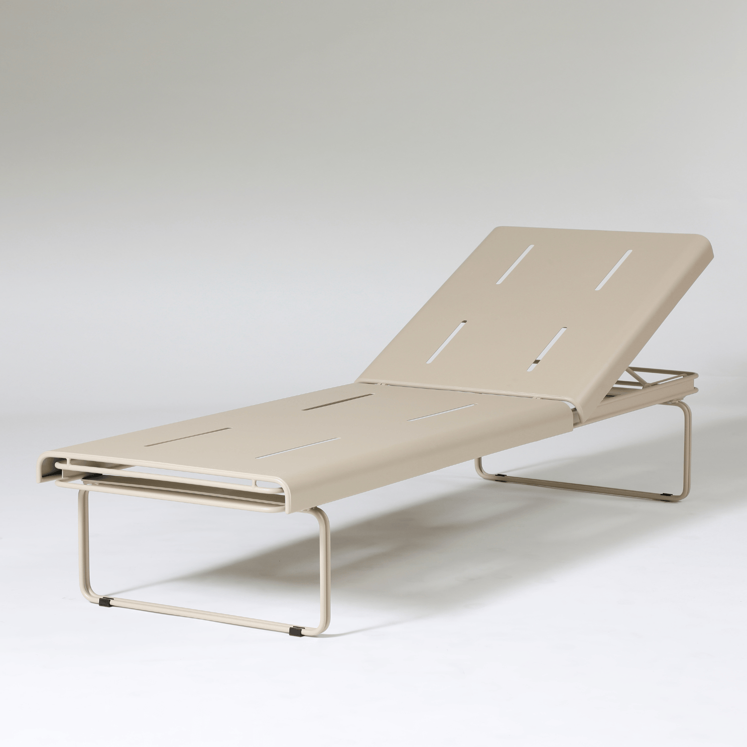 Seek & Ramble Sunbed Parco Outdoor Sun Bed Sand