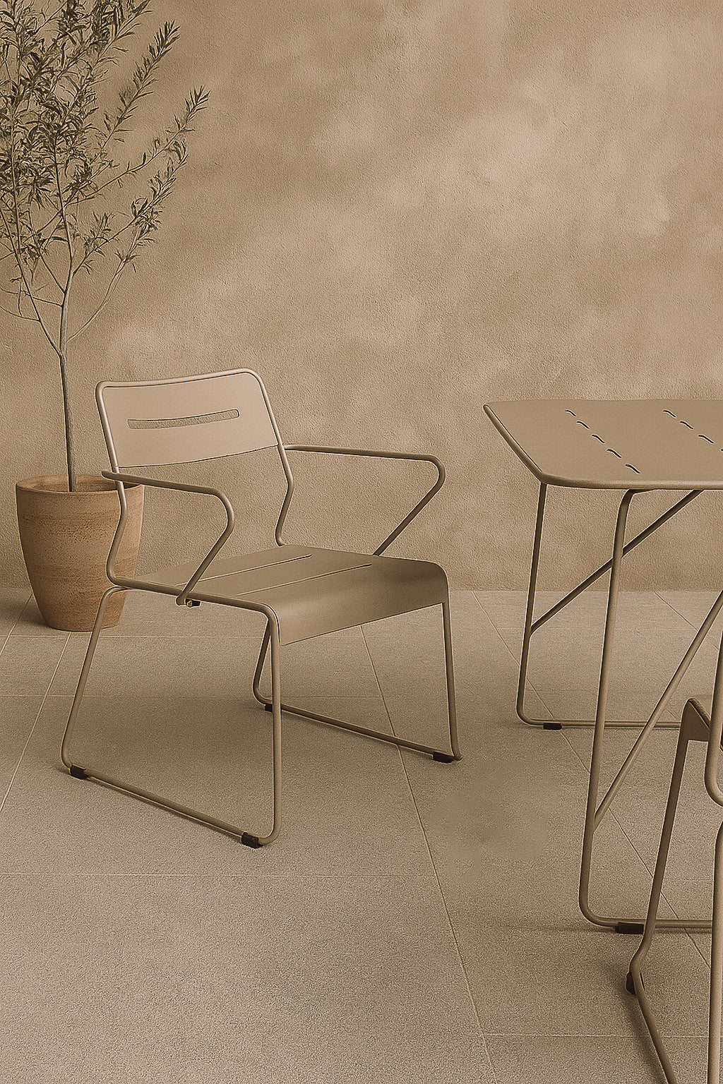 Modern outdoor dining collection. Designed for entertaining, each piece blends durability and design so you can enjoy long meals, casual BBQs, and everything in between.