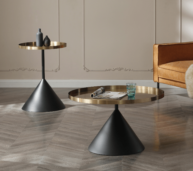 Round gold coffee table designed to combine timeless elegance with everyday function, ideal for stylish lounge spaces.