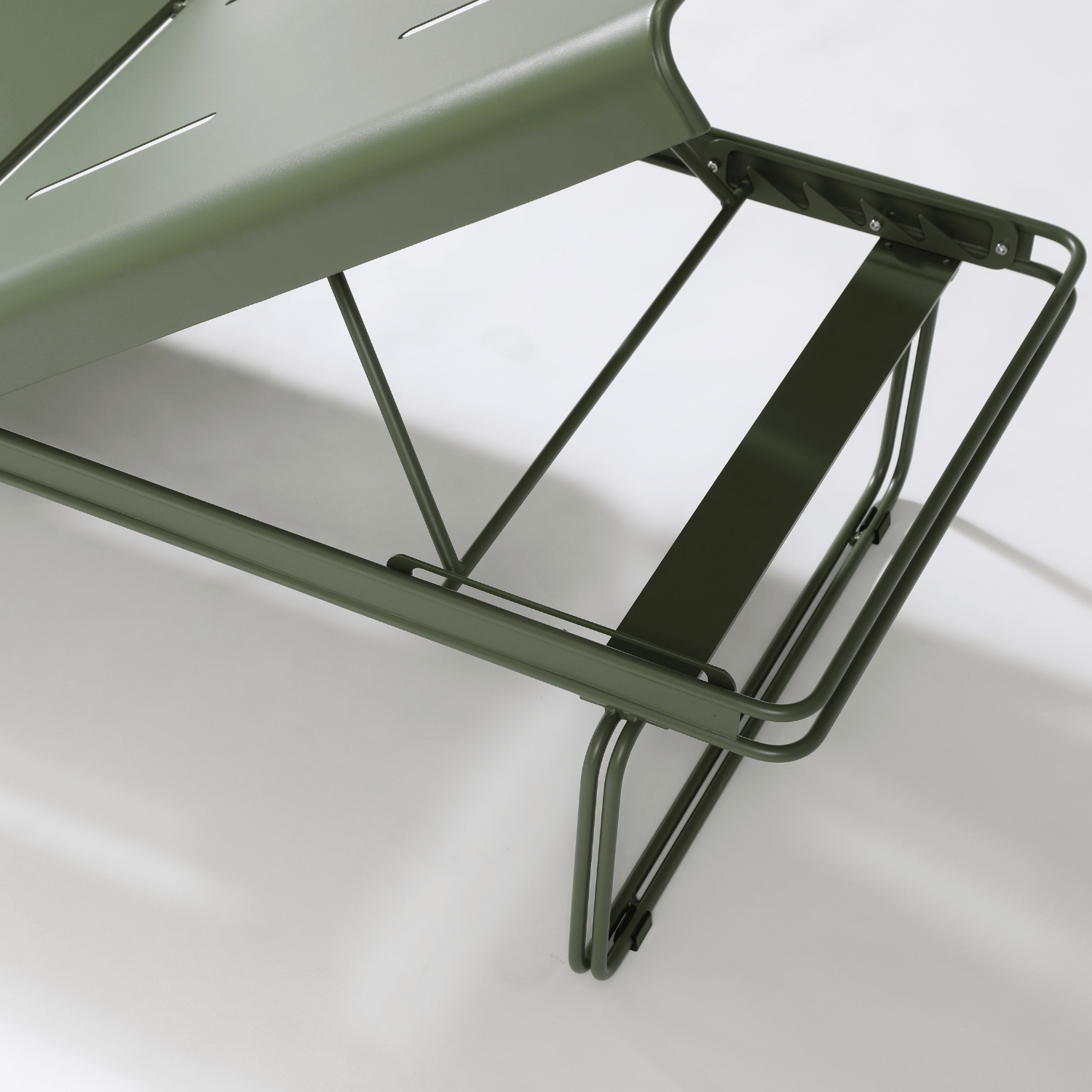 Seek & Ramble Sunbed Parco Outdoor Sun Bed Olive