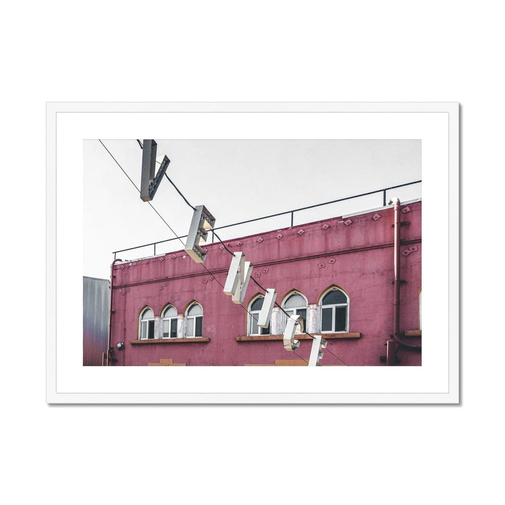 SeekandRamble Framed A4 Landscape (29x21cm) / White Frame Venice Beach Sign  Framed & Mounted Print
